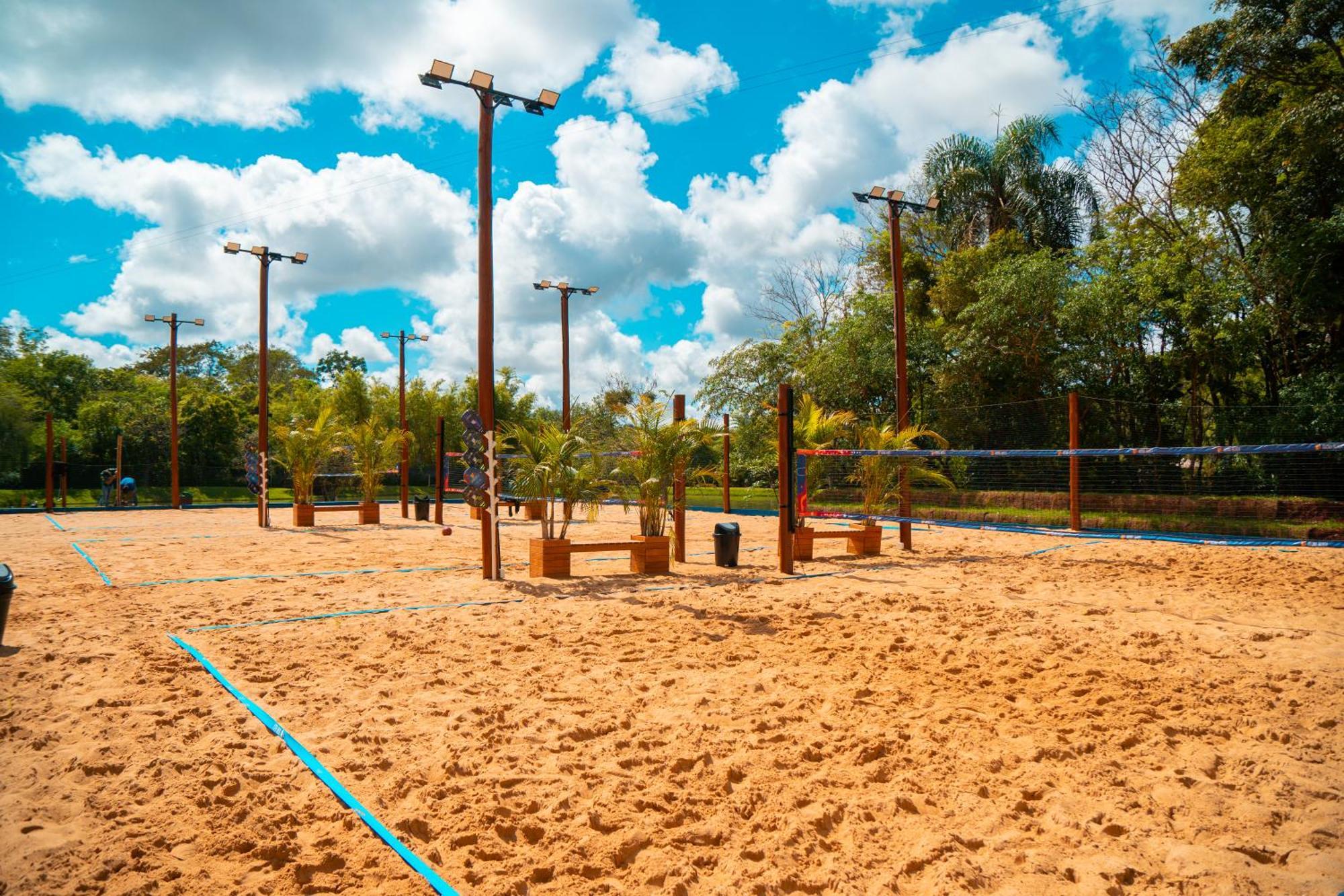Mabu Thermas Grand Resort Foz do Iguaçu Eksteriør bilde The sand volleyball courts at the University of Florida